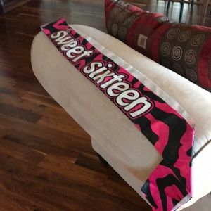 Sweet Sixteen Sash